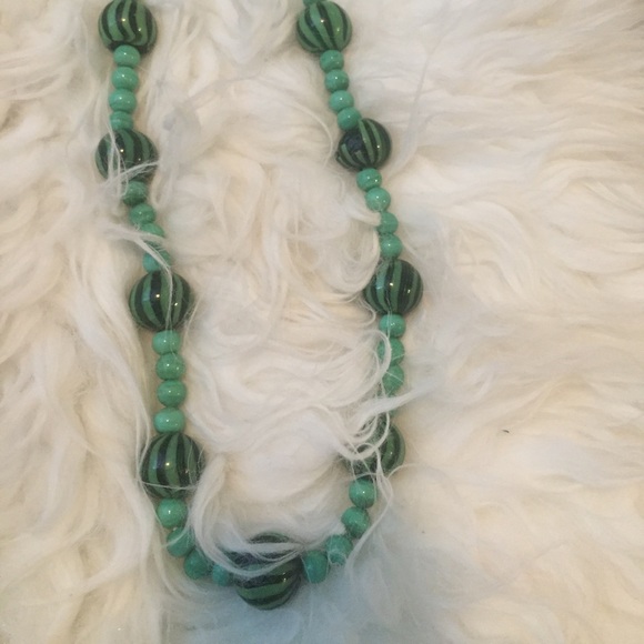 Stone necklace matching bracelet - Picture 4 of 5